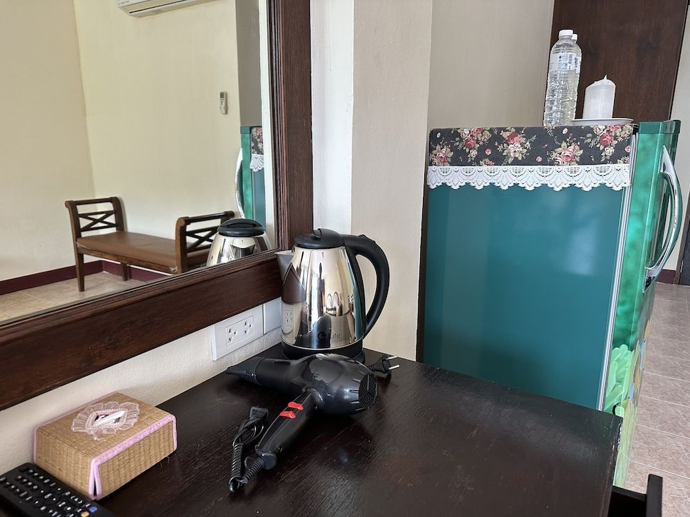 Kata Place Hotel Deluxe Twin Room 8