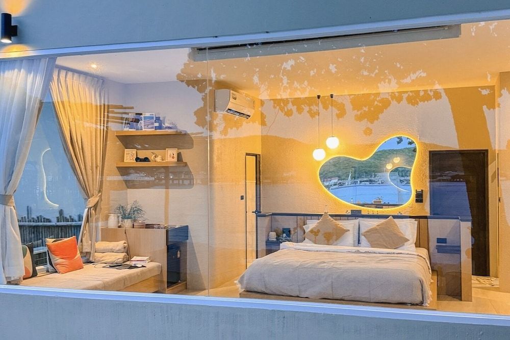 Cape Haven Koh Larn Romantic Villa, 1 Bedroom, Ocean View, Oceanfront 3