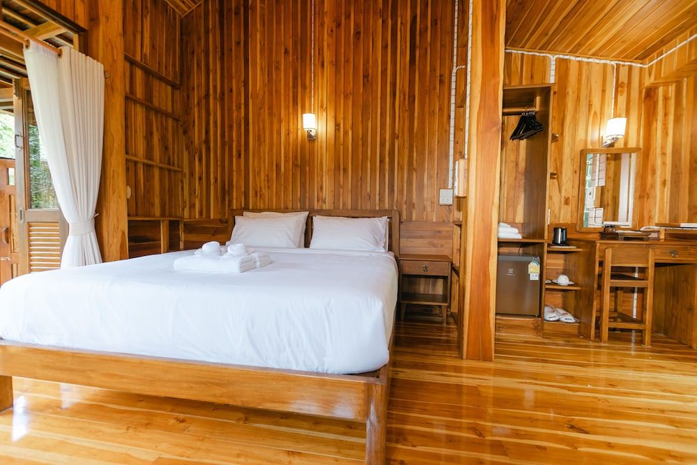 Saksila Resort King Bed Attached Villa 2