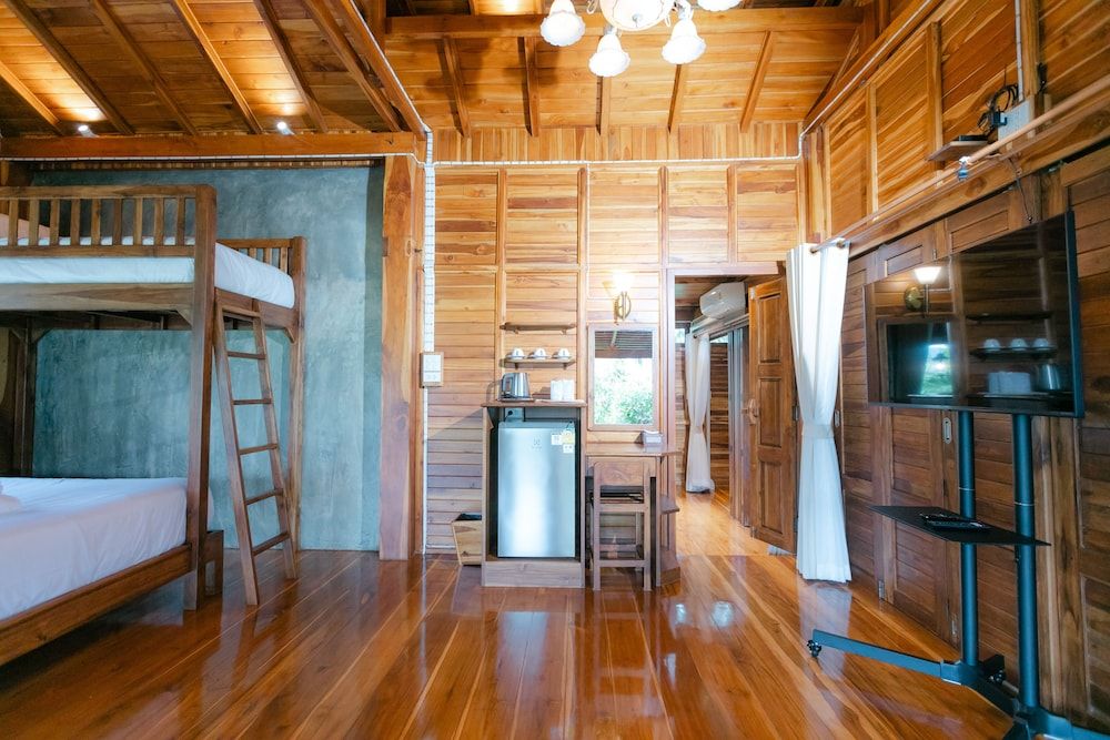 Saksila Resort Large Multibed Villa 10