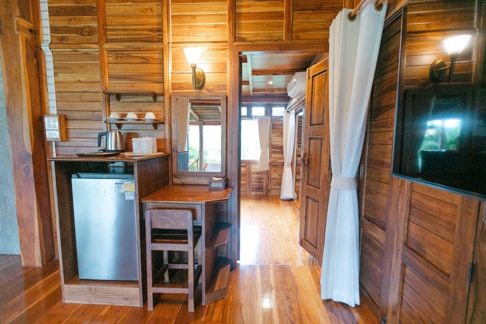 Saksila Resort Large Multibed Villa 11