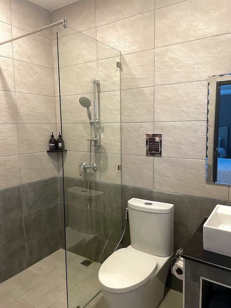 Hideaway Resort Ban Chang Club Quadruple Room 8