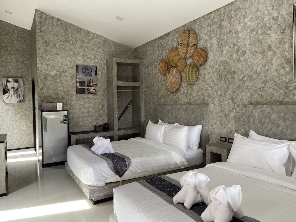 Hideaway Resort Ban Chang Club Quadruple Room 2