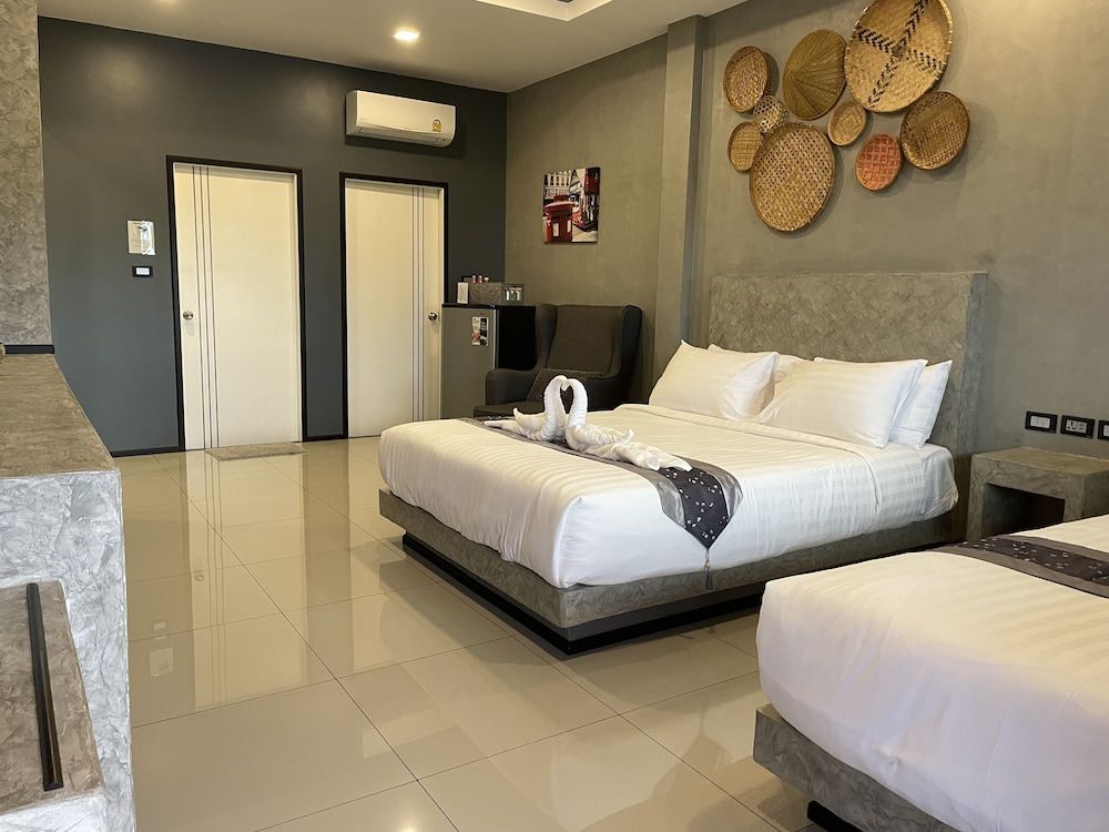 Hideaway Resort Ban Chang Deluxe Triple Room 2