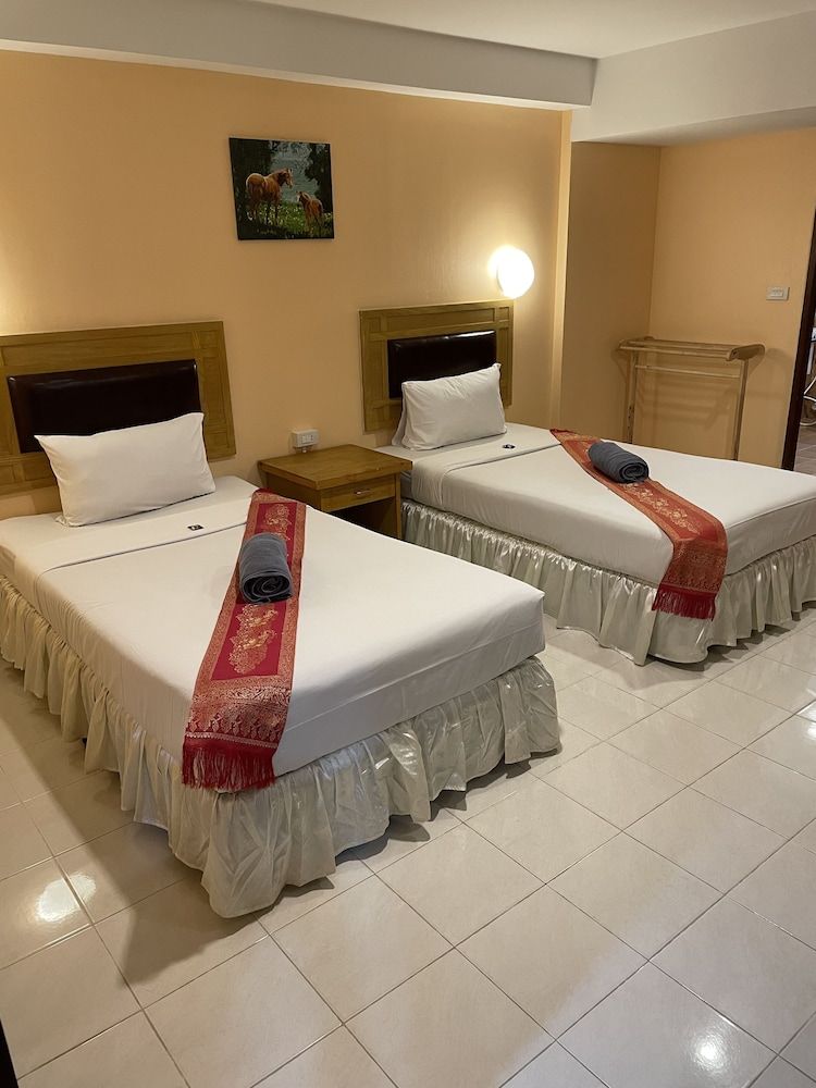 Nid Huahin Hotel Twin Room 6