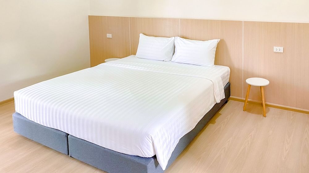 น่าน ม่วนใจ Nan Muanjai Hotel Deluxe Double Room, 1 Queen Bed 3