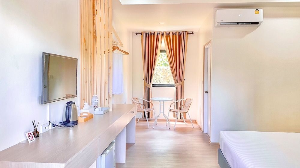 น่าน ม่วนใจ Nan Muanjai Hotel Deluxe Double Room, 1 Queen Bed 9