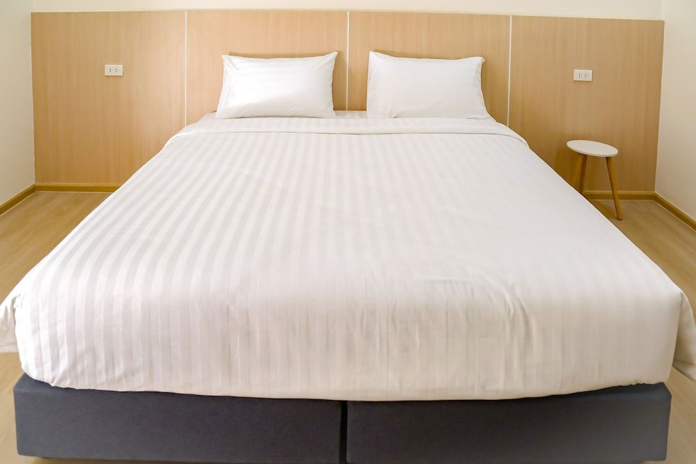 น่าน ม่วนใจ Nan Muanjai Hotel Deluxe Double Room, 1 Queen Bed 4