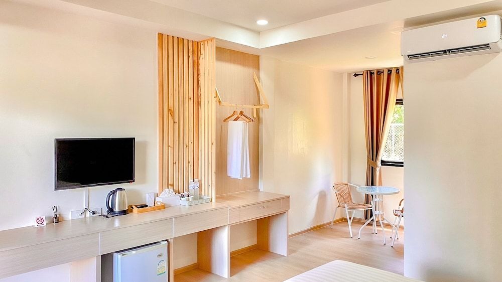 น่าน ม่วนใจ Nan Muanjai Hotel Deluxe Double Room, 1 Queen Bed 8
