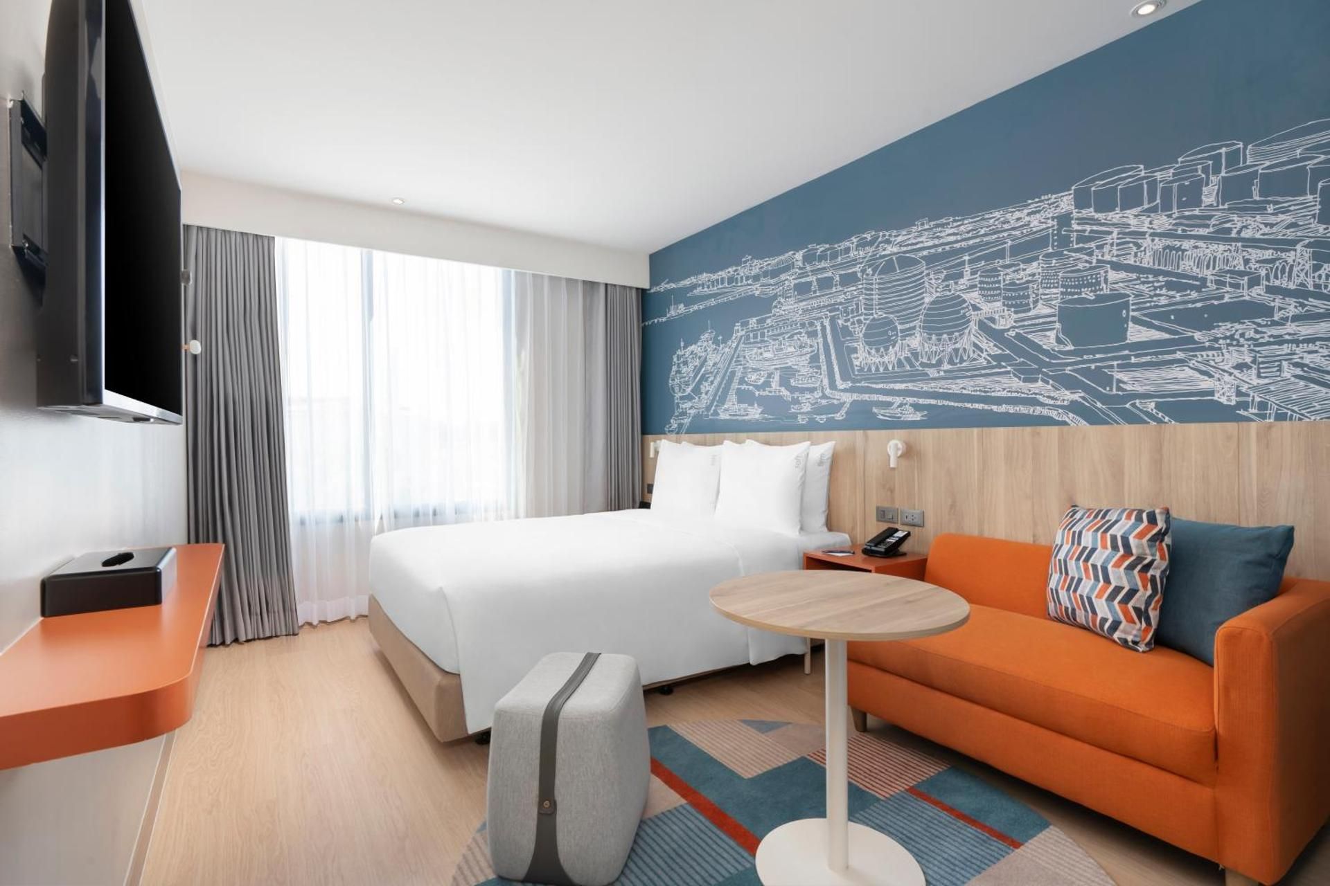 1 Queen Standard Accessible With Free Breakfast