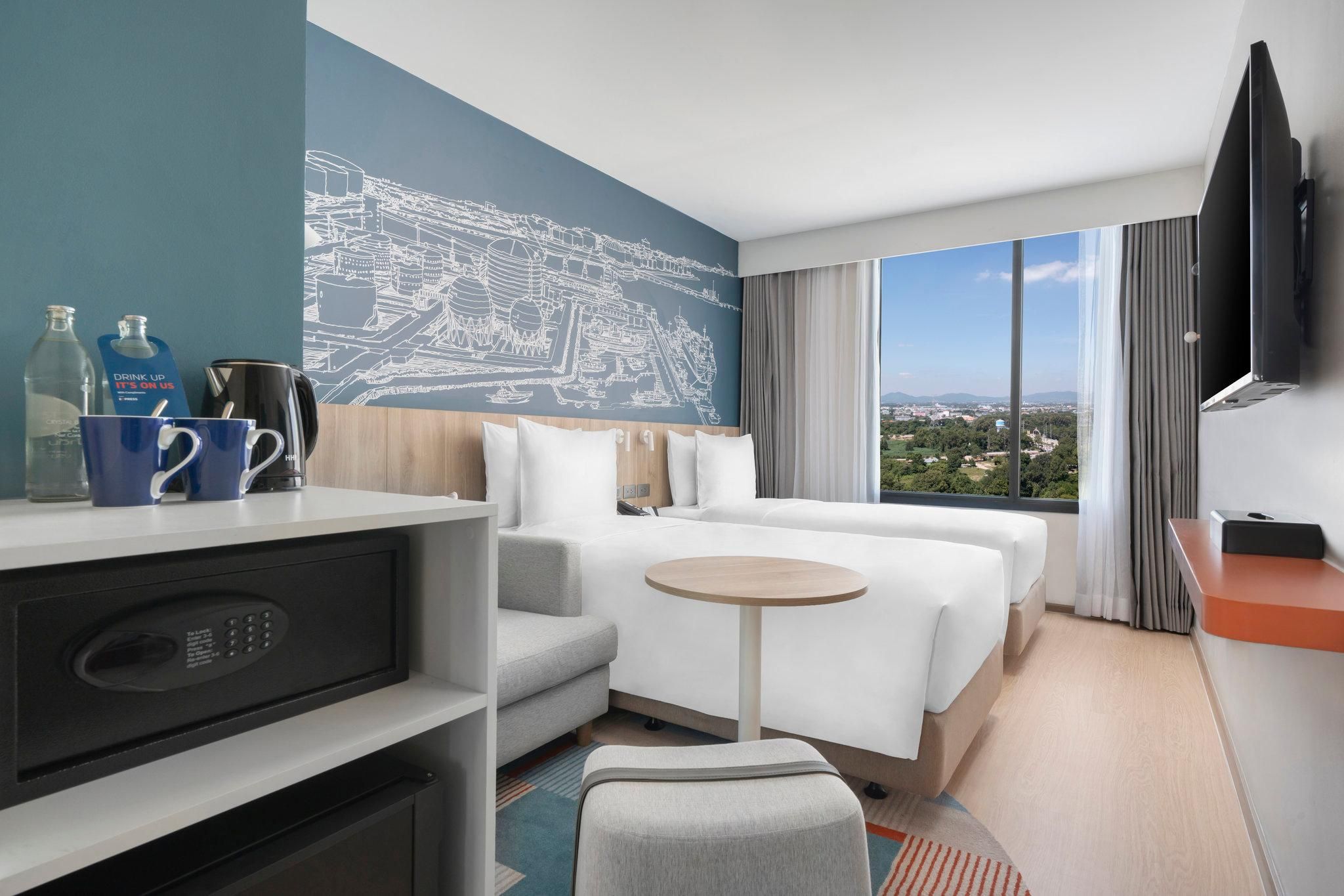 Holiday Inn Express Rayong by IHG 2 Twin Standard Top Floor With Free Breakfast 2