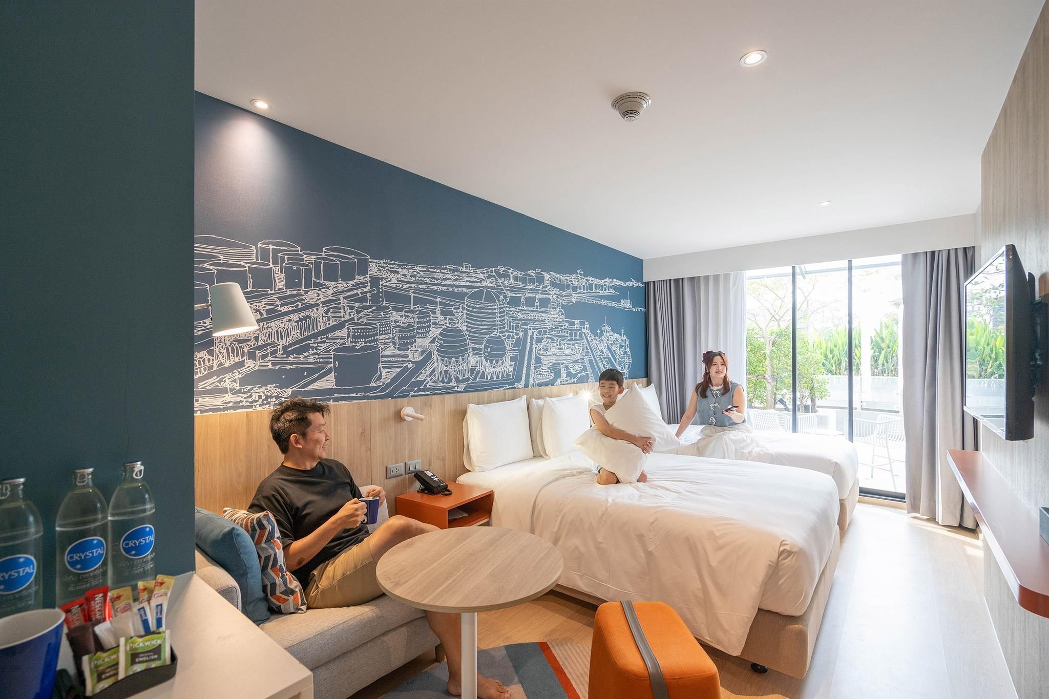 1 Queen Standard Extra Floor Space With Free Breakfast