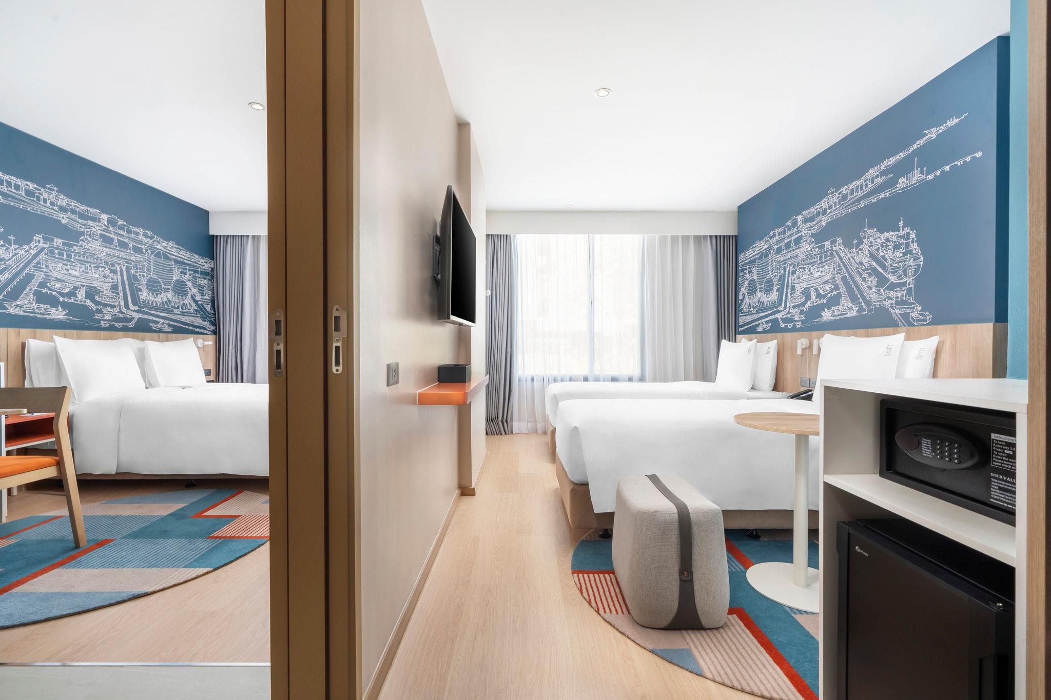 1 Queen Standard Top Floor With Free Breakfast