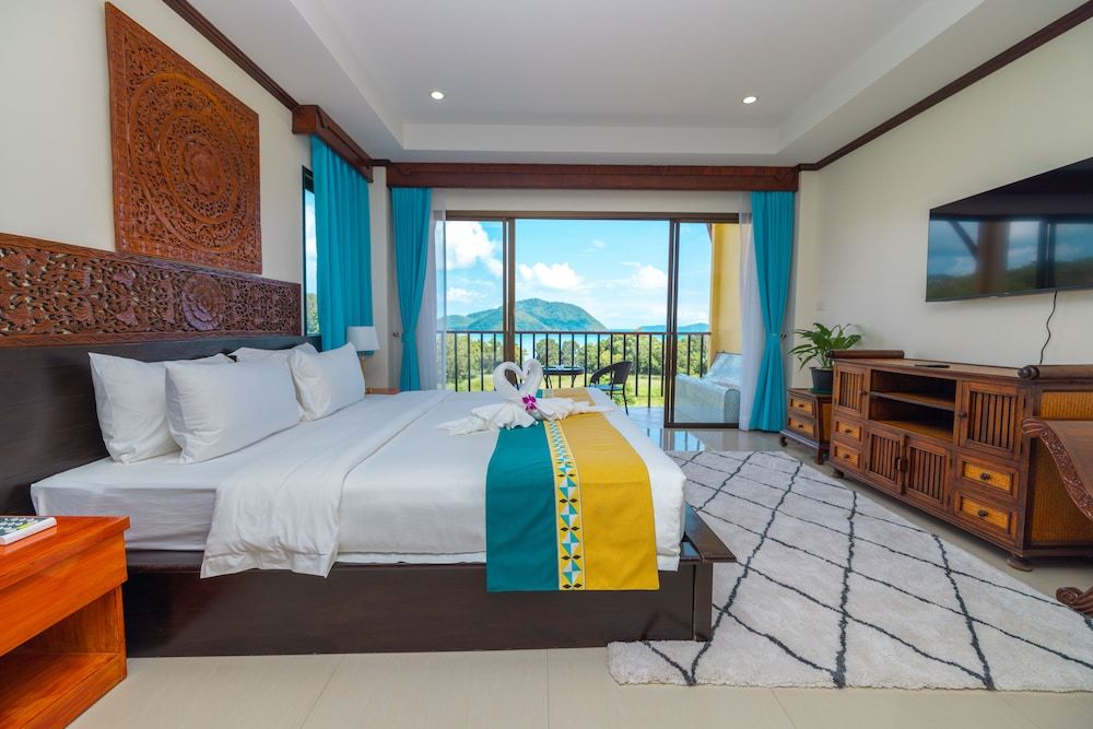 kana  international hotel Deluxe Double Room, 1 Queen Bed, Sea View 2