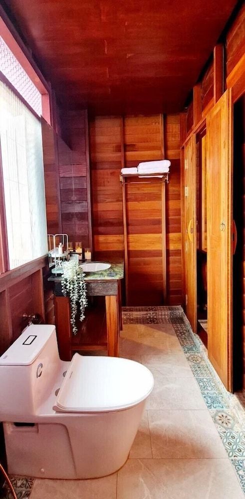 RuenKijja Queen Room 8