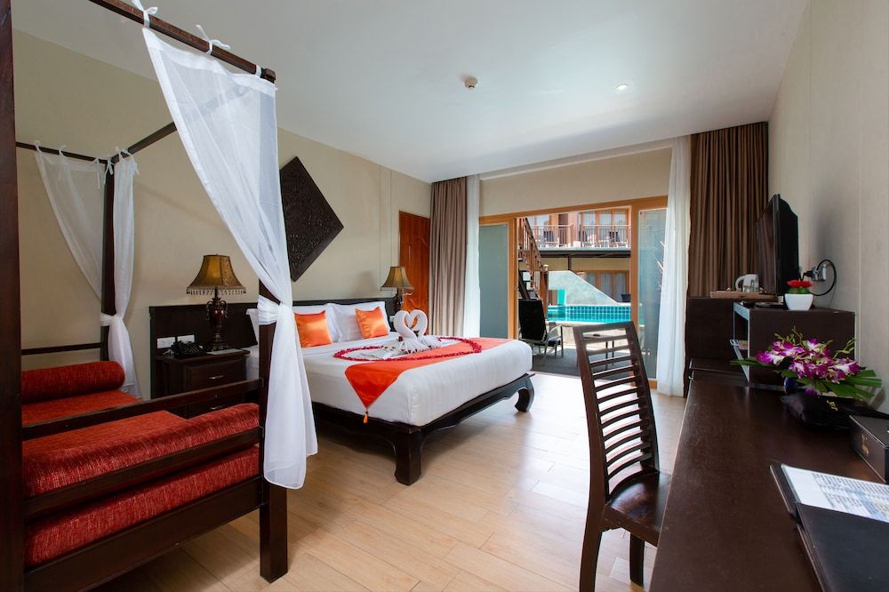 Deluxe Double Room with Pool Access