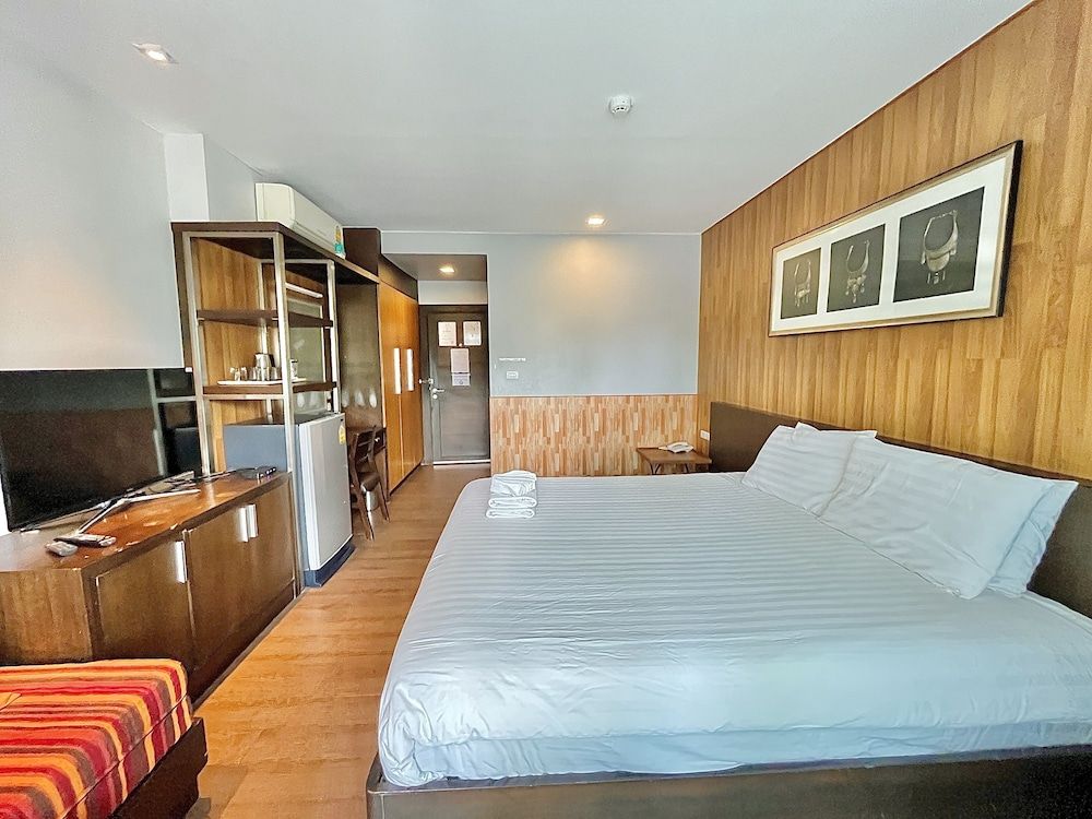 Huernnana Jomsawan Deluxe Room 2