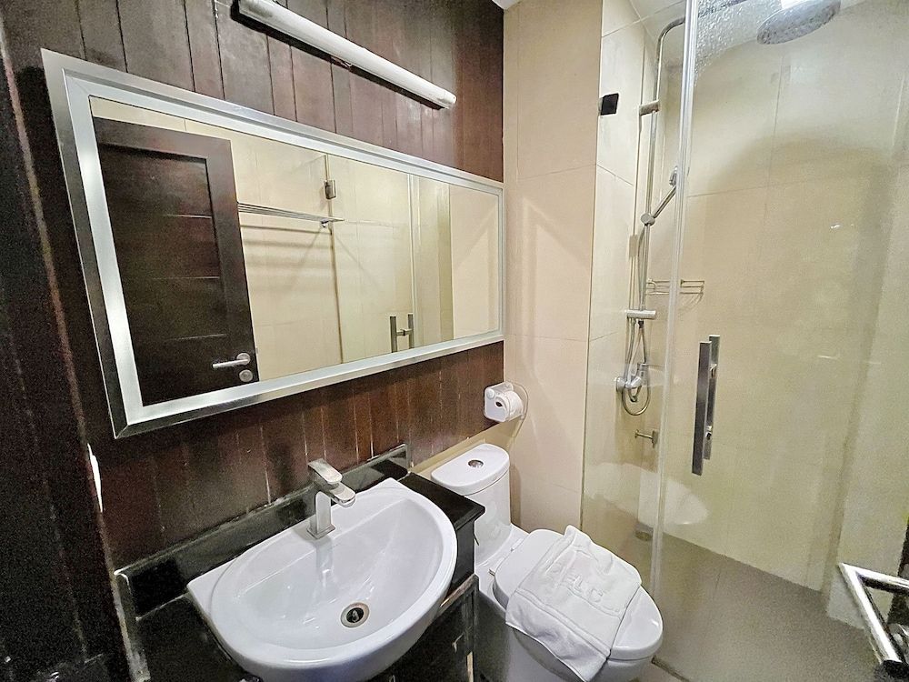 Huernnana Jomsawan Deluxe Room 4