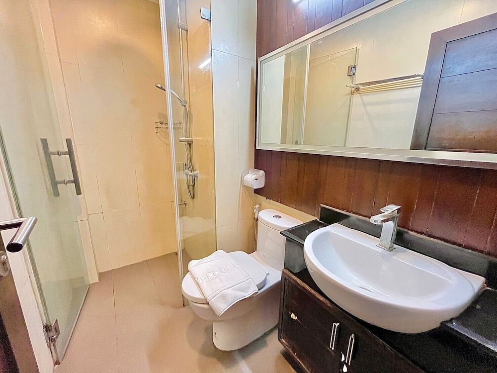 Huernnana Jomsawan Deluxe Twin Room 6