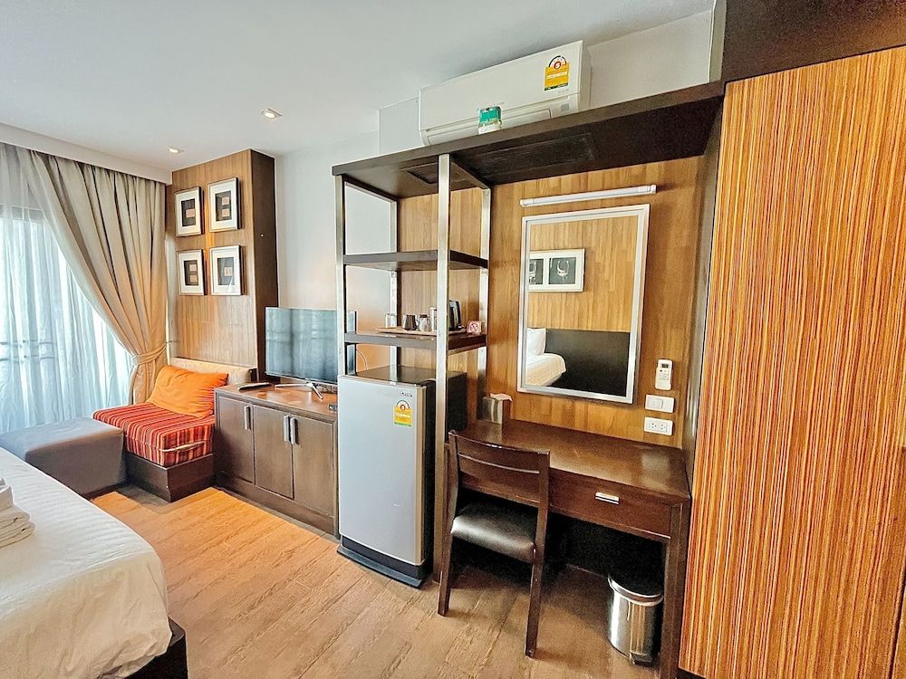 Huernnana Jomsawan Deluxe Room 5