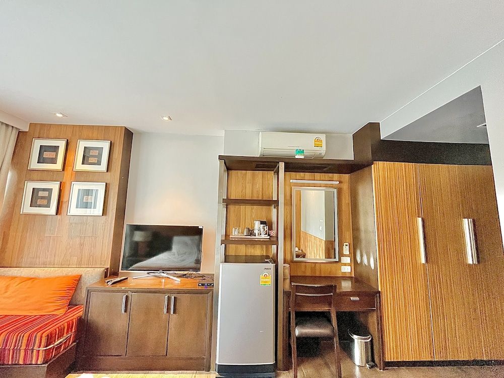 Huernnana Jomsawan Deluxe Room 6