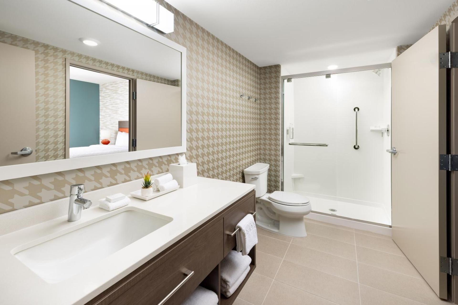 2 Queen Beds Studio Suite