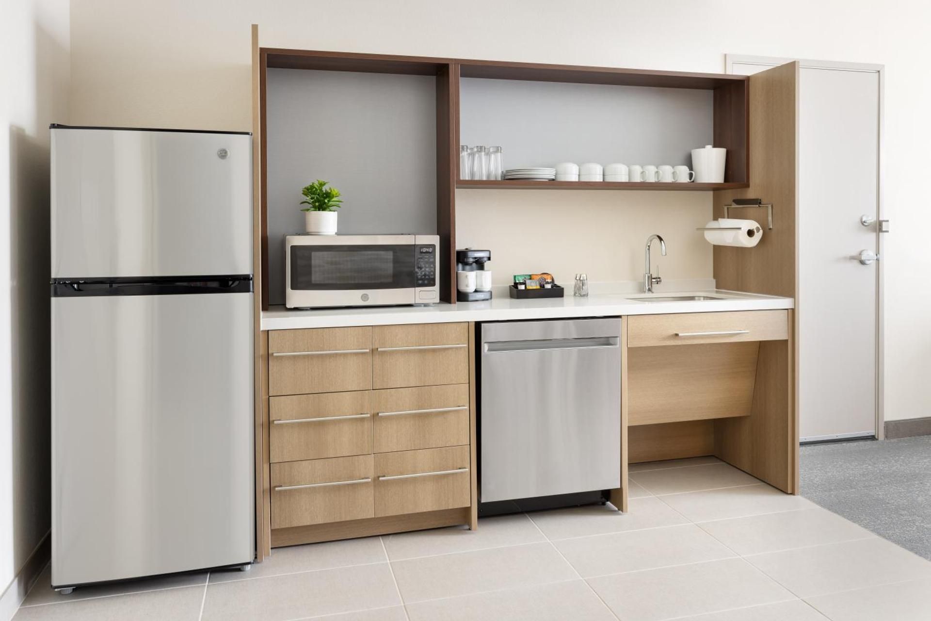 Home2 Suites by Hilton Lake Mary Orlando 1 King Mobilty/Hearing Access Tub Studio Suite 3