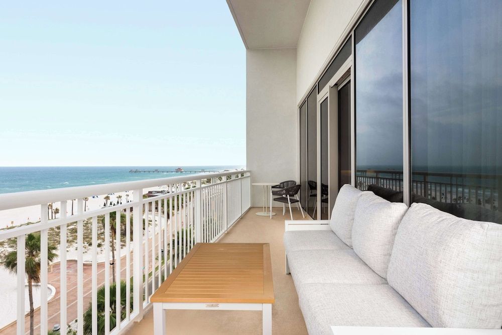 SUPERIOR 1 KING OCEANFRONT W/BALCONY