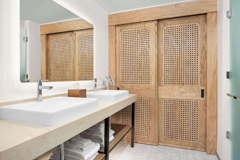 The Hiatus Clearwater Beach, Curio Collection By Hilton 2 QUEEN BEDS OCEAN VIEW W/BALCONY AND SOFABED 2