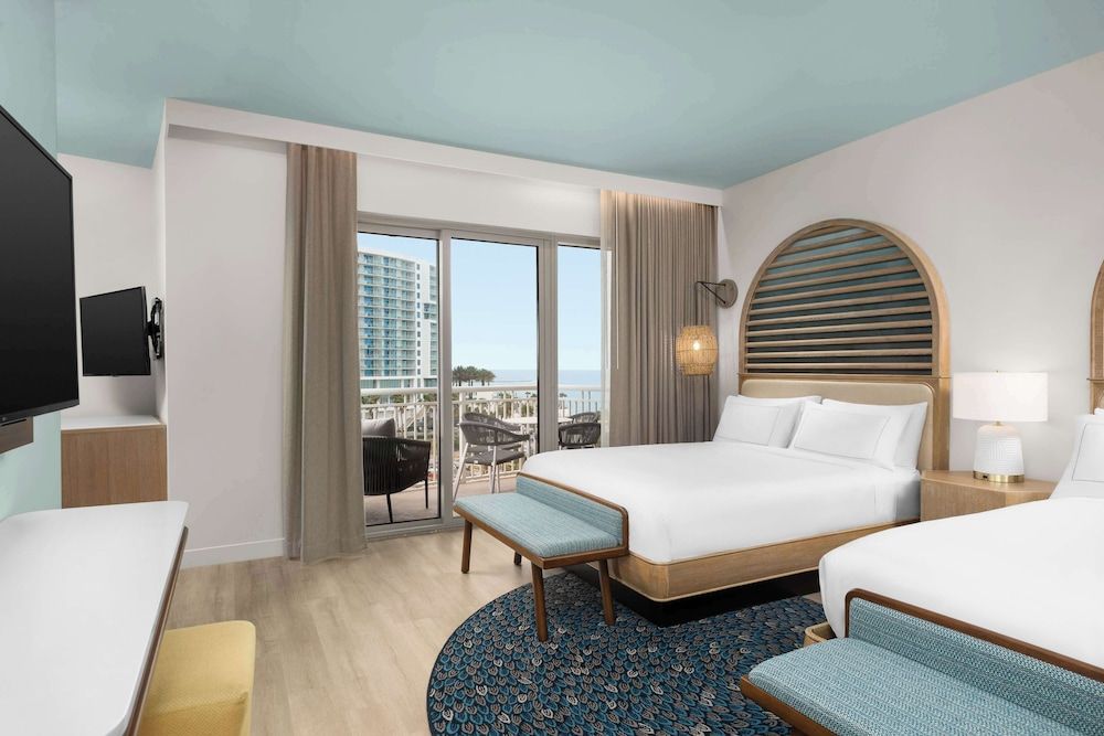 2 QUEEN PARTIAL OCEAN VIEW BALCONY W/SOFA BED