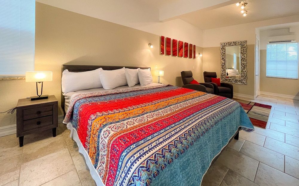 Deluxe Studio Suite