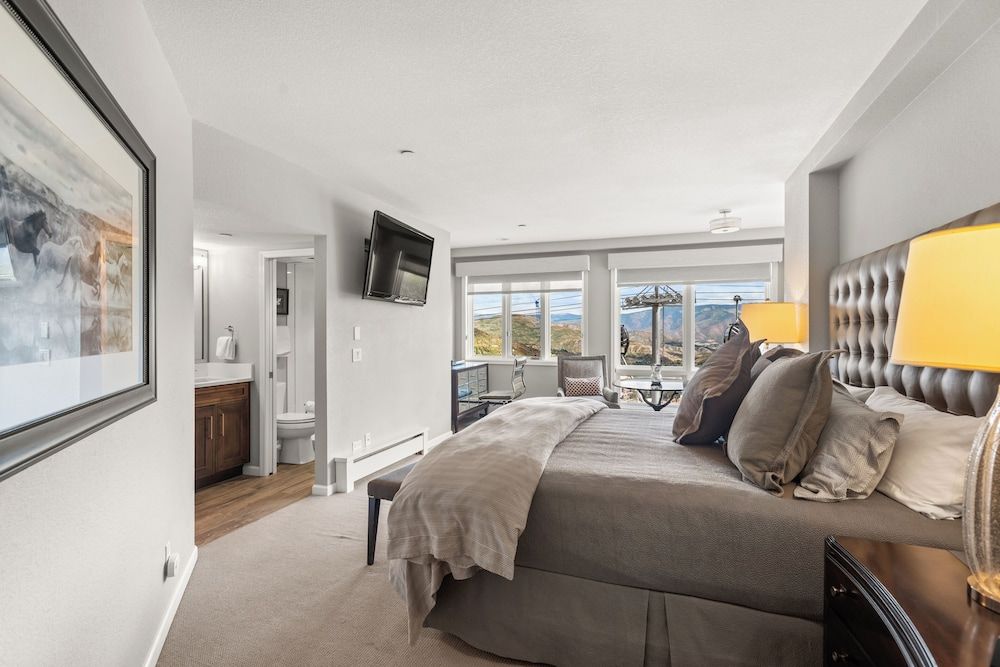 Luxury Condo, 3 Bedrooms, Terrace, Mountain View (Chamonix 34)