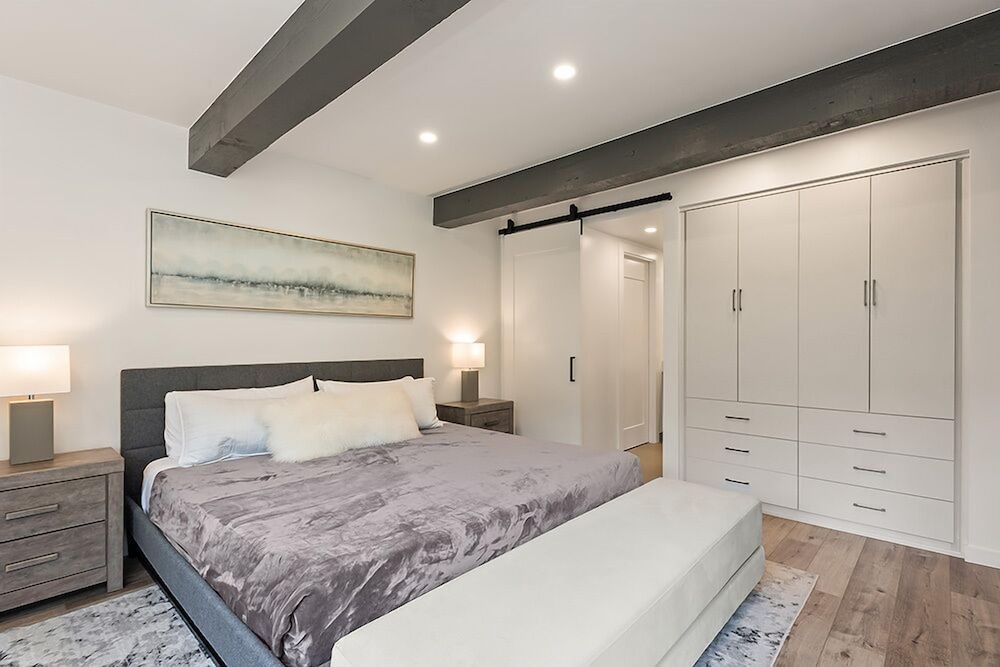 Luxury Condo, 3 Bedrooms, Patio, Mountain View (110)