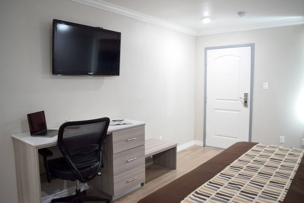 Mojave Inn Comfort Room, 1 King Bed, Non Smoking 20