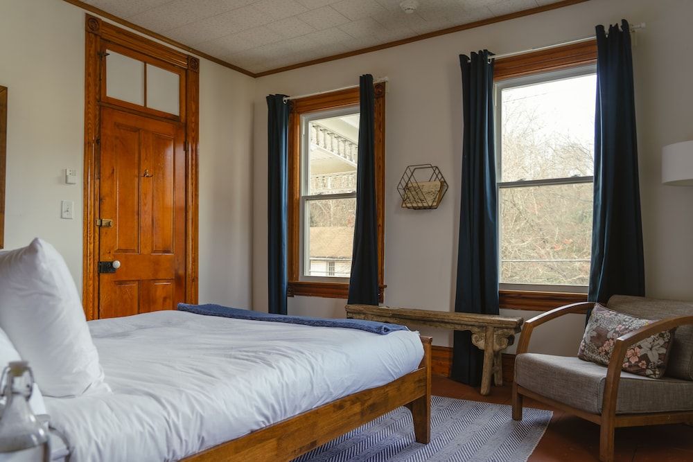 The North Branch Inn Room, 1 Queen Bed, Non Smoking, Private Bathroom 2