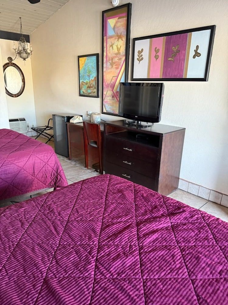 Cinderella Motel Economy Room, 1 Double Bed 2