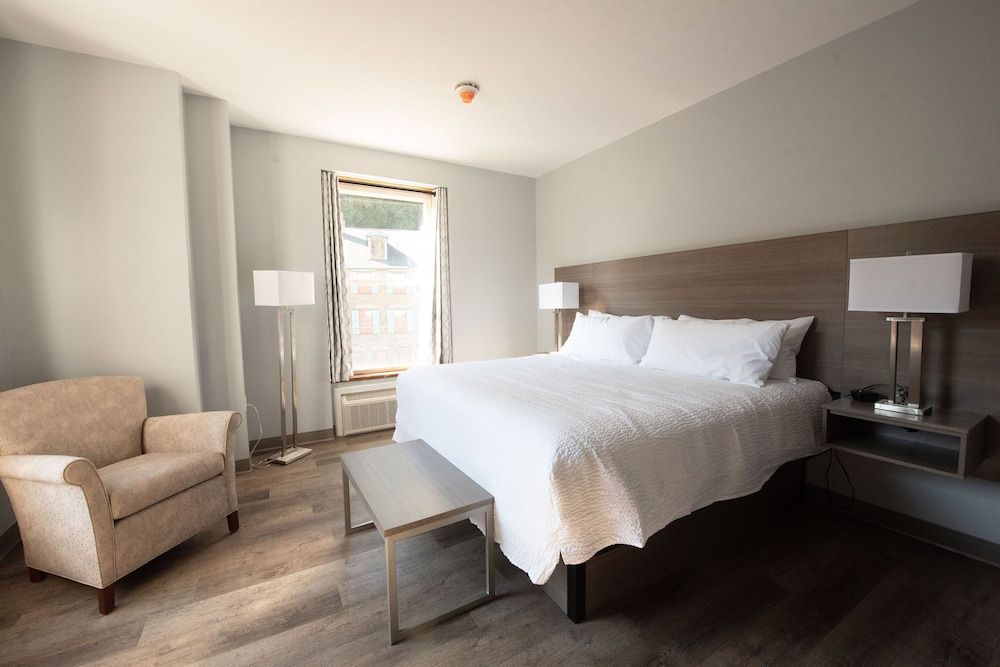 Standard Room, 1 King Bed