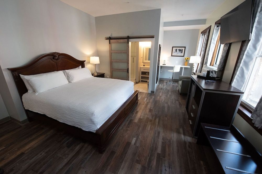 Standard Room, 1 King Bed
