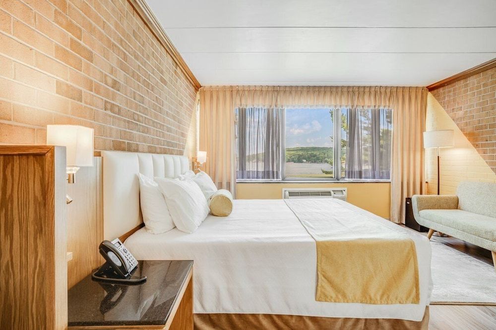 Lodge Junior Suite King