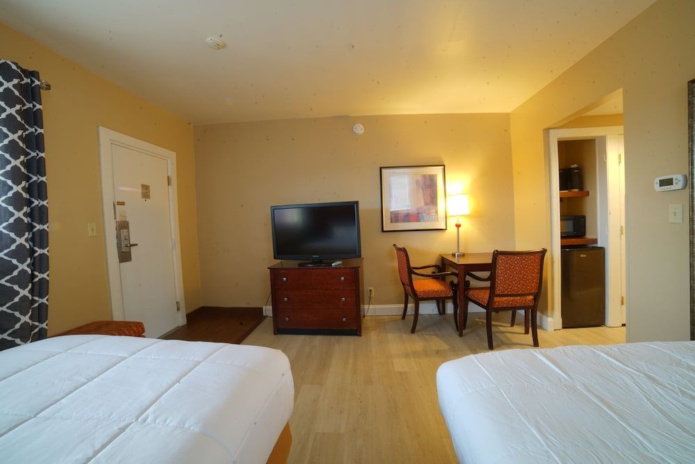 The Boston Hotel Economy Room 2