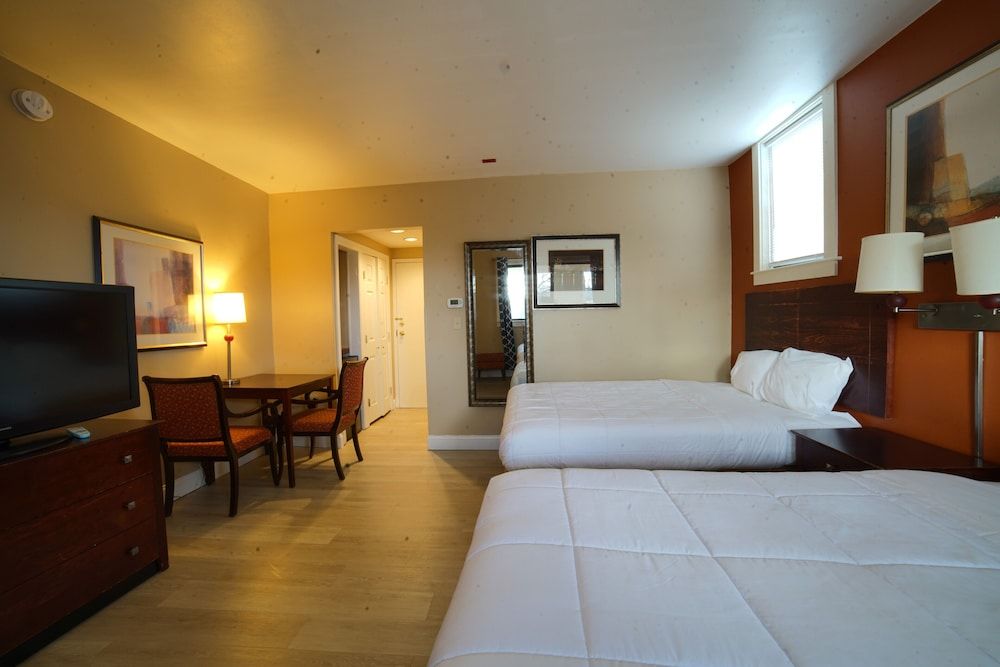 The Boston Hotel Economy Room