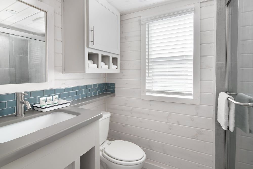 Sun Outdoors San Diego Bay Cottage 3