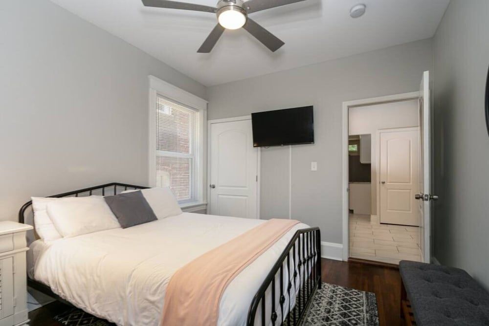 Exclusive Condo, 2 Bedrooms, City View