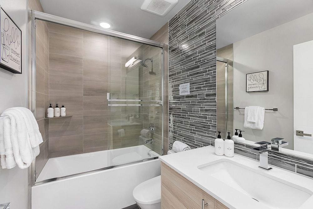 Red Maple Retreat in Judkins Park Classic Apartment 14