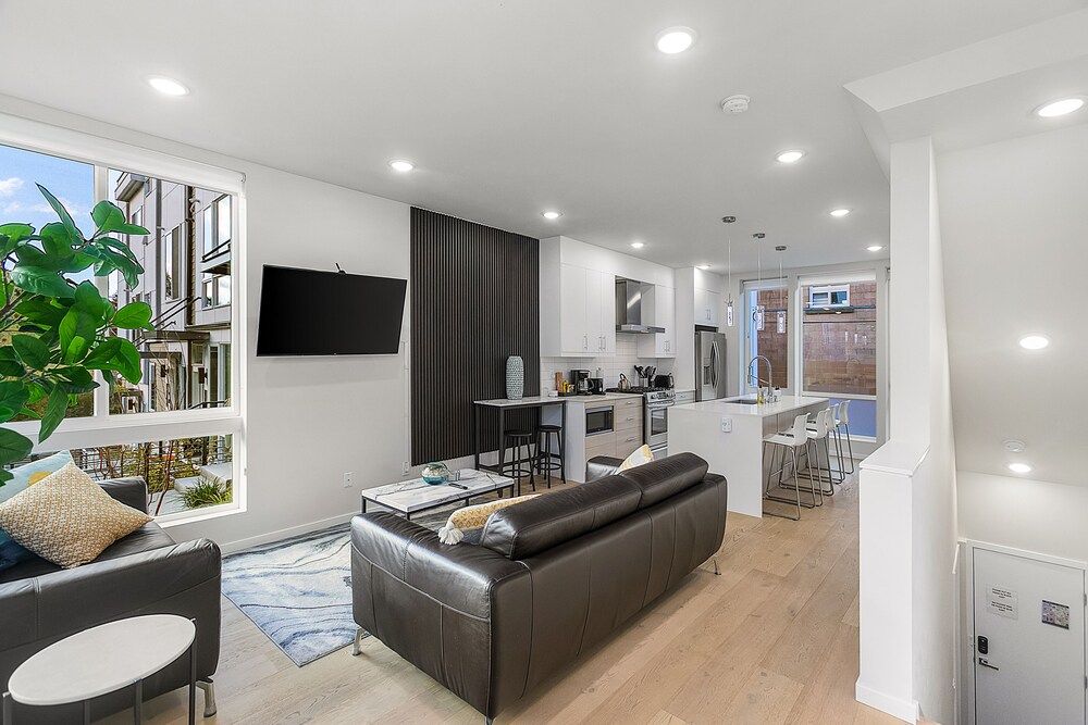 Red Maple Retreat in Judkins Park Classic Apartment 19