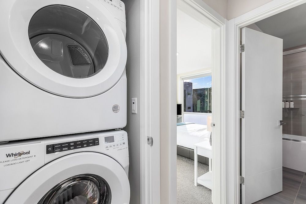 Red Maple Retreat in Judkins Park Classic Apartment 12