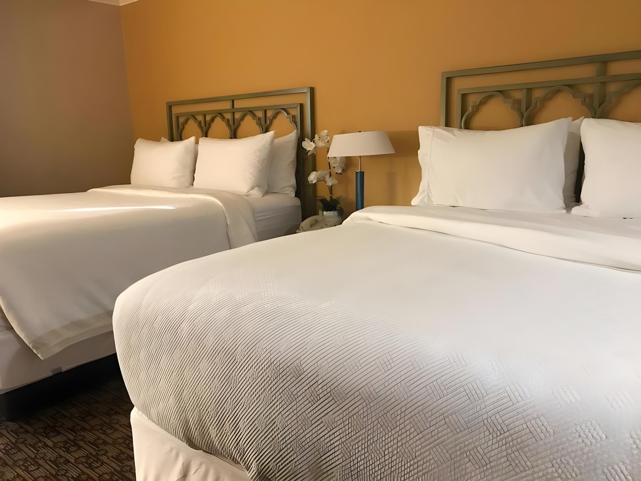 2 Queen Beds-Non Smoking