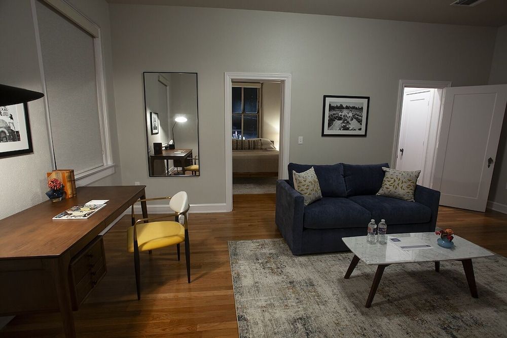 Greyhound Inn Elite Suite 3