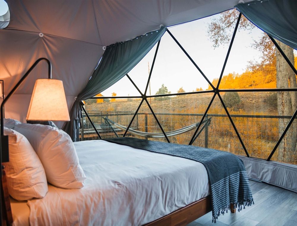 Pagosa River Domes Deluxe King Room 4