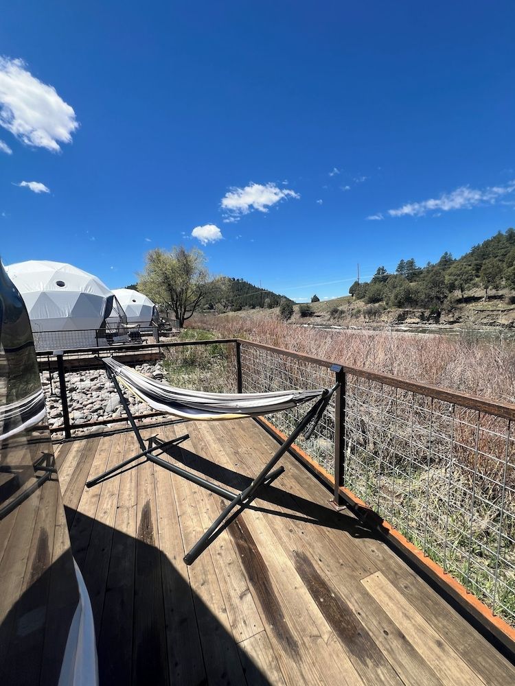 Pagosa River Domes Deluxe King Room 6